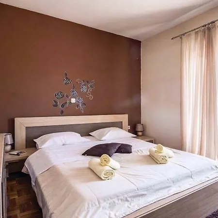 Дом отдыха Holiday In Zadar Zadar Riviera 27630 Murvica (Policnik)